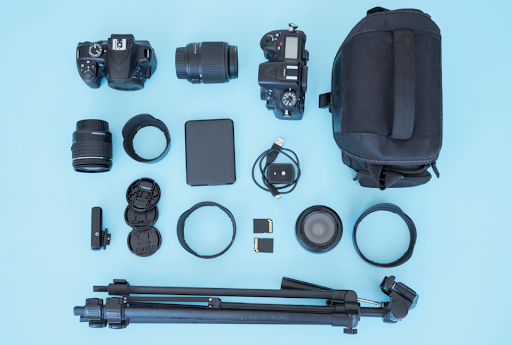 Must-Have Accessories for DSLR and Mirrorless Cameras in 2025