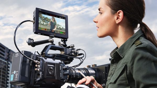 Blackmagic Design Video Assist 7  12G SDI HDMI HDR     Professional Recording Monitor Pro Videos