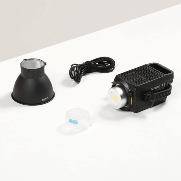 Nanlite FS 200B Bi Color LED Monolight   Professional Versatility and Precision Lighting Lighting
